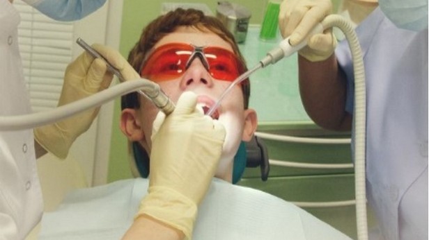 Лечение кариеса молочного зуба витример